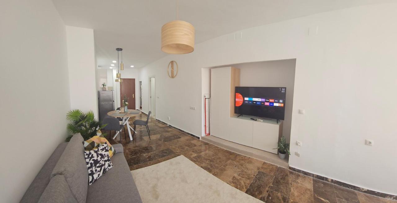 Tao City Center Apartment With Fee Wifi And Air Con By Namaste Elite Torremolinos Kültér fotó