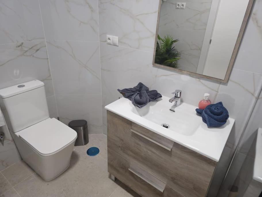 Tao City Center Apartment With Fee Wifi And Air Con By Namaste Elite Torremolinos Kültér fotó