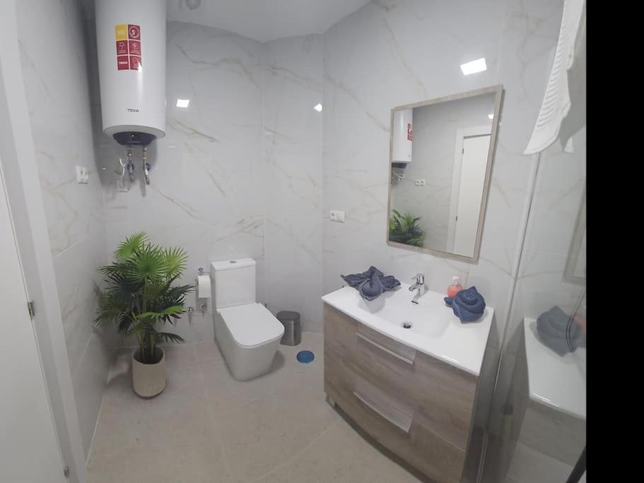 Tao City Center Apartment With Fee Wifi And Air Con By Namaste Elite Torremolinos Kültér fotó